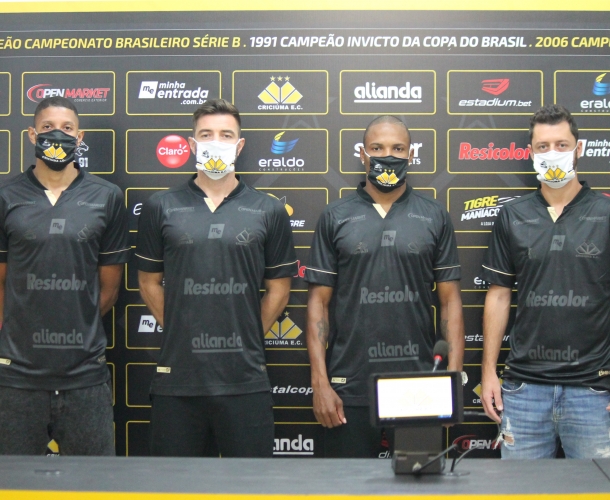 Tigre apresenta quatro reforços