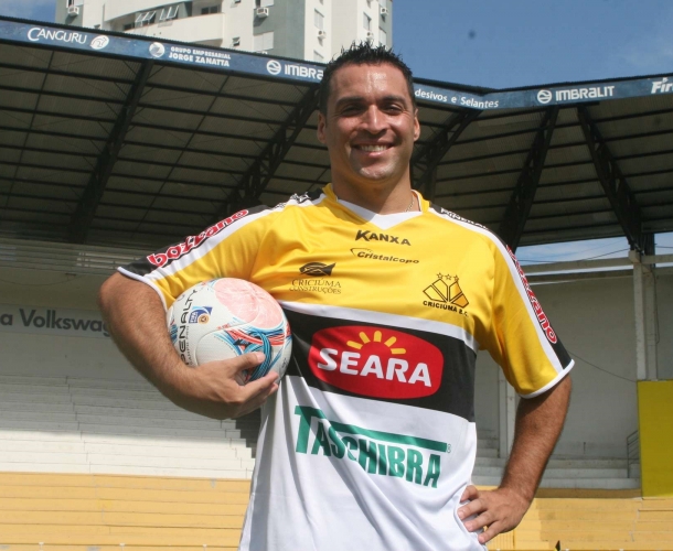 Tigre apresenta reforço motivado