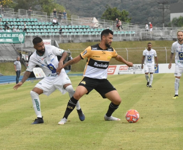 Tigre bate o Metropolitano