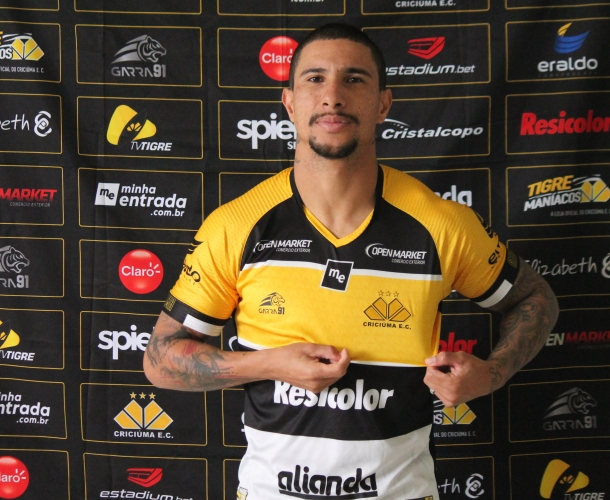 Tigre contrata o lateral-direito Alex Reinaldo