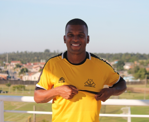 Tigre contrata o zagueiro Genilson