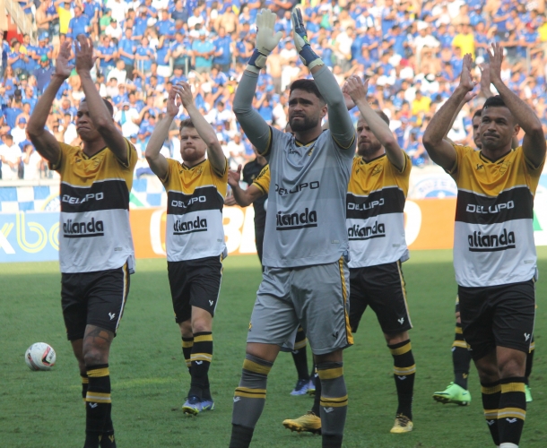 Tigre e Cruzeiro empatam no Mineirão 