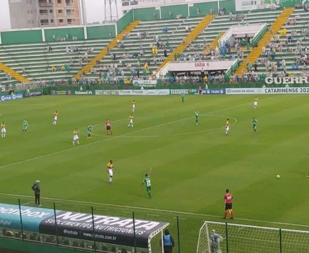 Tigre empata em Chapecó