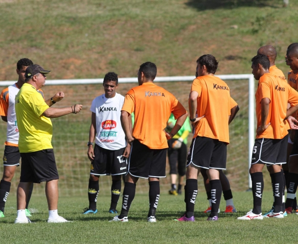 Tigre encara o Avaí na capital