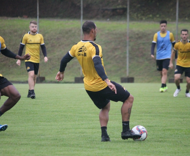 Tigre enfrenta o Athletico Paranaense em jogo-treino