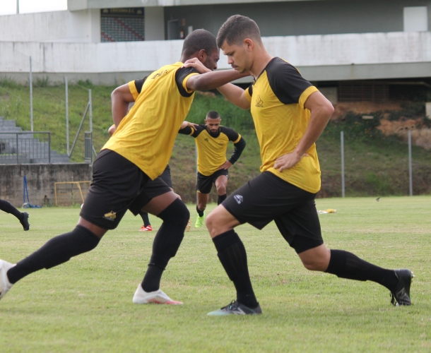 Tigre enfrenta o Londrina no Heriberto Hülse