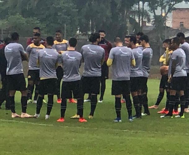 Tigre enfrenta o Oeste