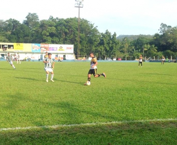 Criciúma duela com o Paraná na semifinal