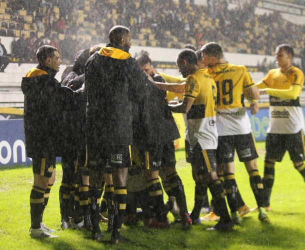 Tigre está nas semifinais do Catarinense
