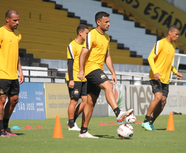 Tigre faz treino no palco da partida