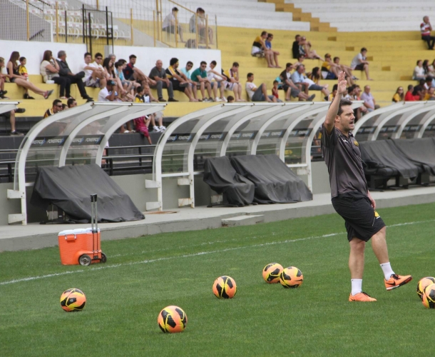 Tigre faz últimos ajustes para domingo
