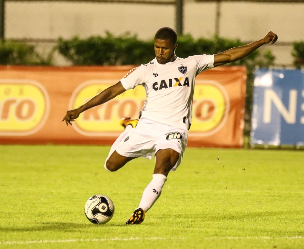 Tigre fecha com Carlos César