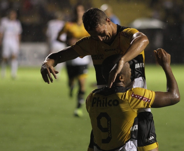 Tigre goleia e garante classificação