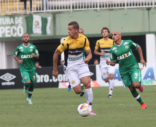 Tigre perde em Chapecó