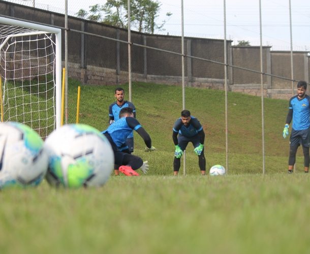 Tigre realiza treino técnico e tático