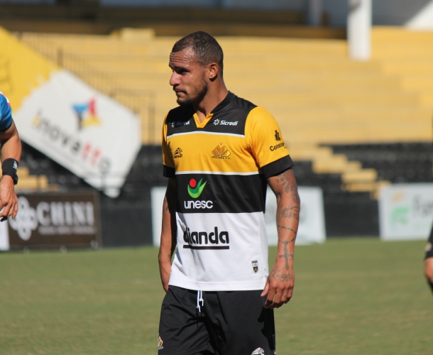 Tigre renova com o volante Arilson