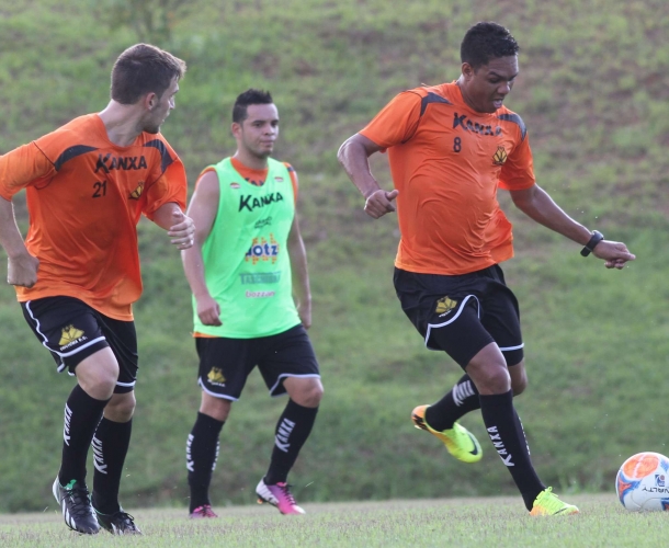 Tigre treina em dois períodos