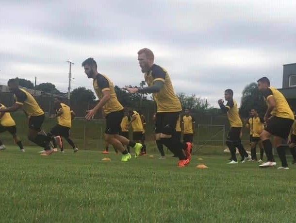 Tigre treina no CT na véspera de jogo-treino