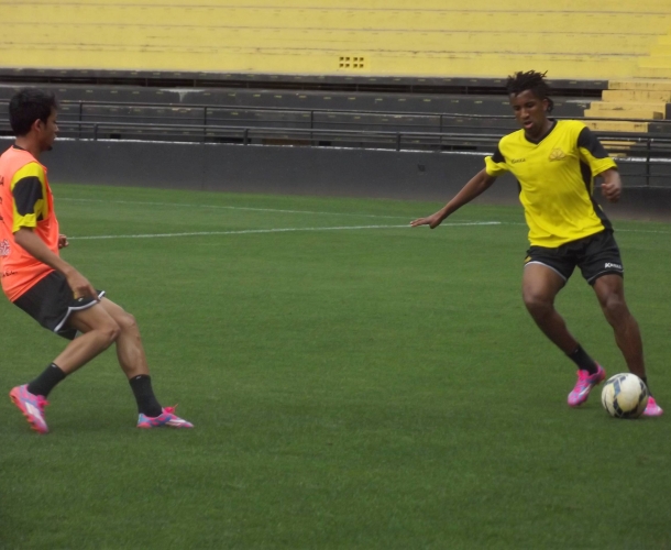 Tigre treina no Heriberto Hülse