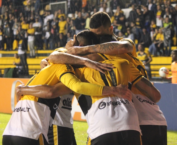 Tigre vence a Chapecoense no Majestoso