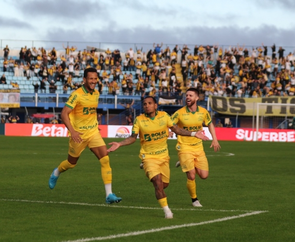 Tigre vence o Avaí em Florianópolis