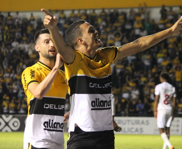 Tigre vence o Náutico no Majestoso