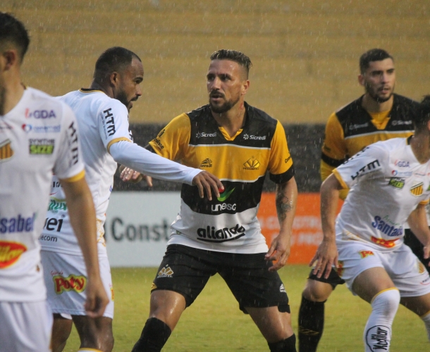 Tigre vence o Novorizontino e assume a liderança