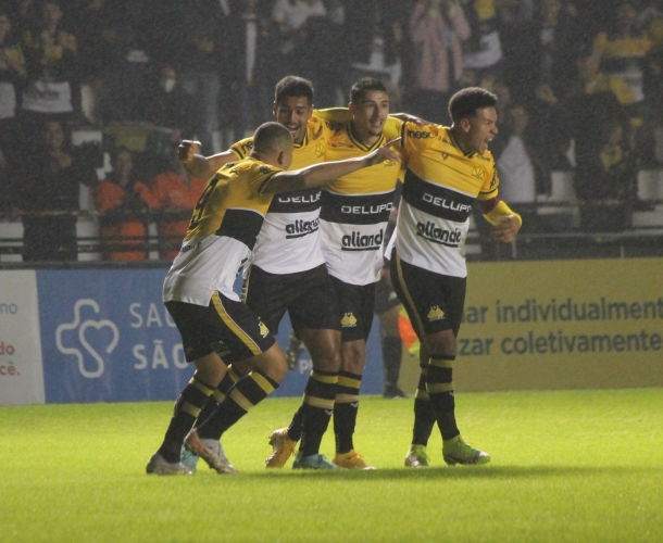 Tigre vence o Sampaio Corrêa no Majestoso