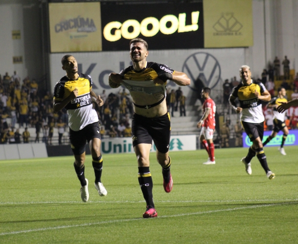Tigre vence o Vila Nova e volta ao G4