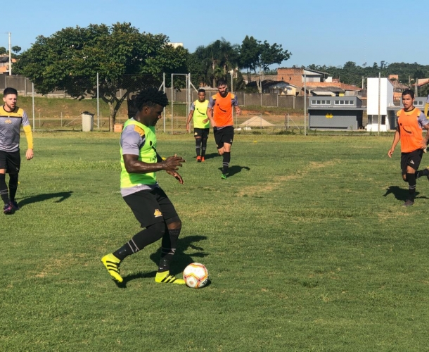 Trabalho intenso em dois períodos no CT