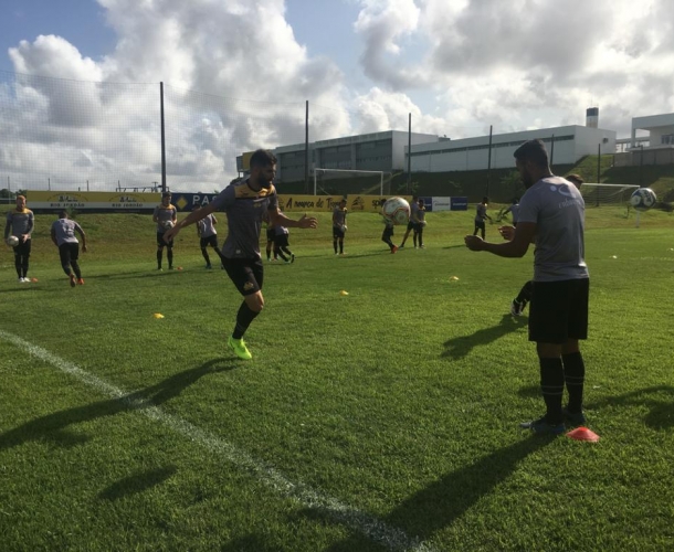 Trabalho tático e de chutes a gol