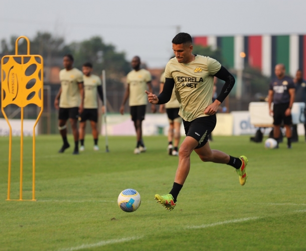 Treino técnico e tático na reta final de preparação