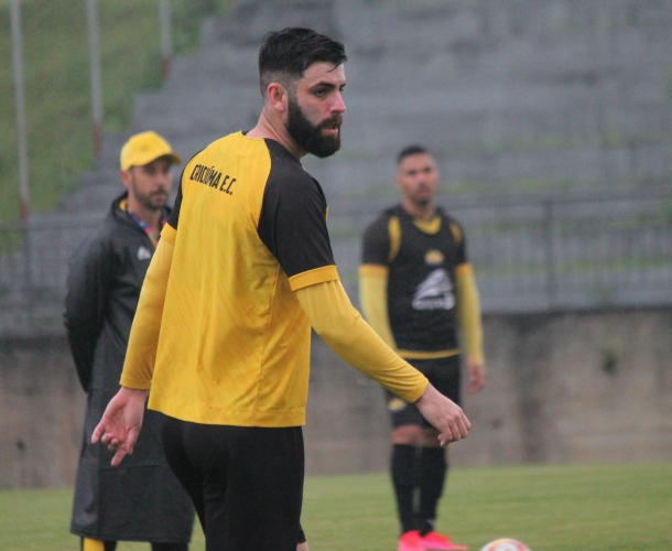 Treino técnico e tático nesta sexta-feira