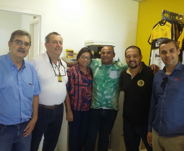 Visita de ex-atleta do Tigre