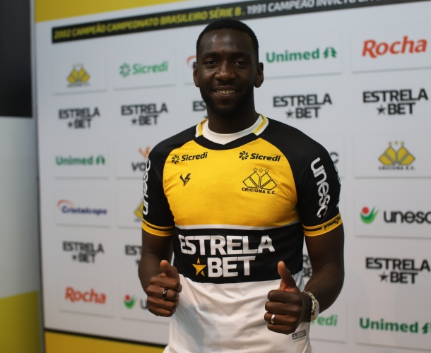 Yannick Bolasie é apresentado oficialmente no Tigre 