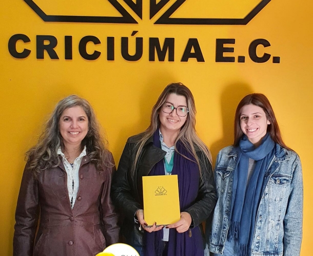 Yázigi segue no Clube Carvoeiro