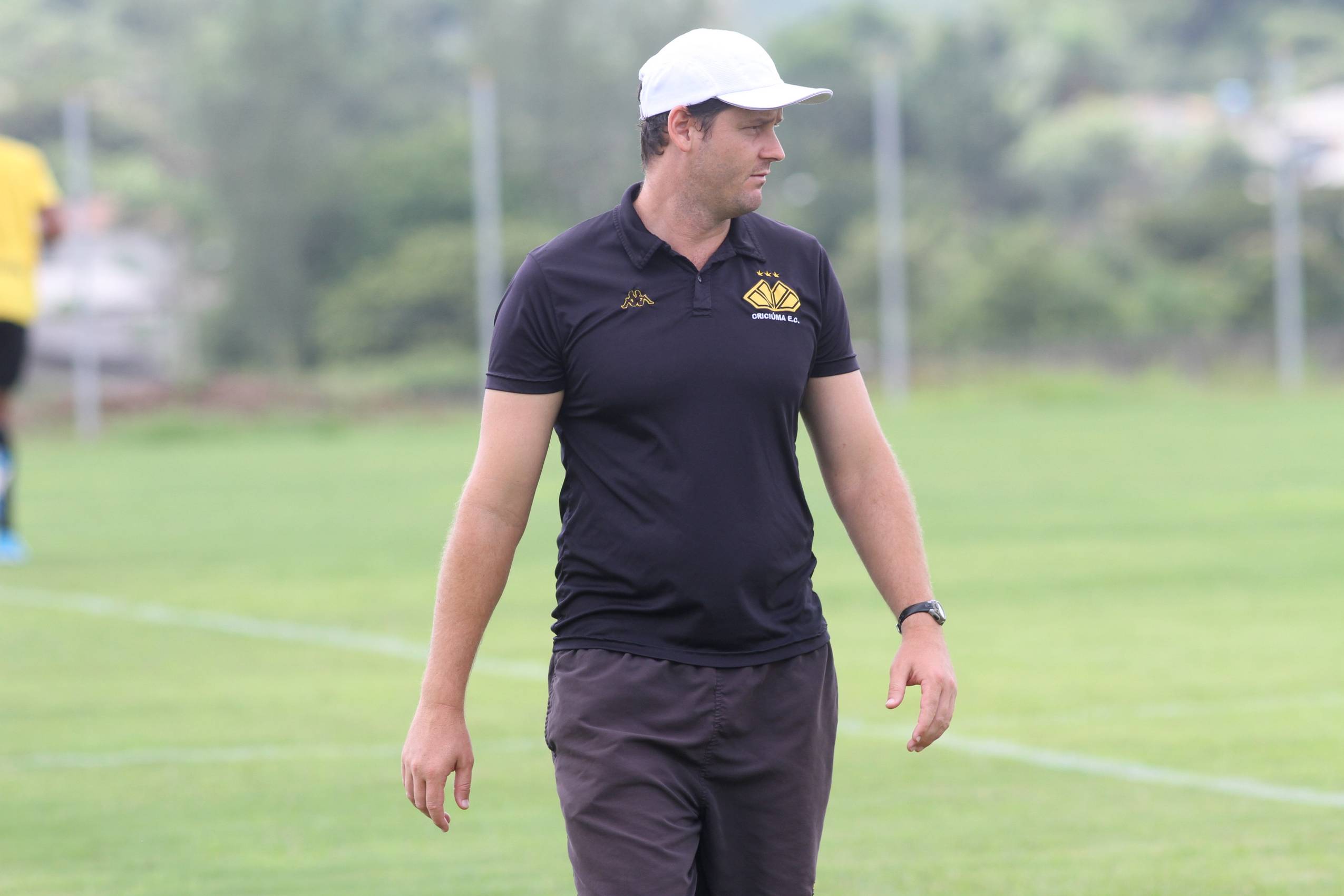 Criciúma se reapresenta com treino físico